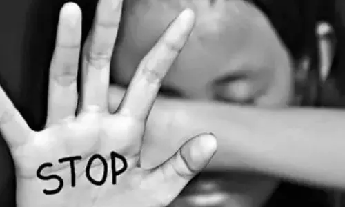 മദ്യം നൽകി അധ്യാപകൻ വിദ്യാർഥിയെ പീഡിപ്പിച്ച സംഭവം:  സ്‌കൂളിനെതിരെ ഗുരുതര കണ്ടെത്തലുമായി എഇഒ റിപ്പോർട്ട്