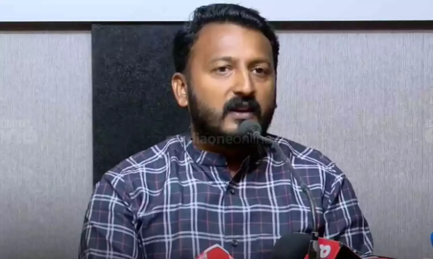 രാഹുലിന് ഇന്ന് നിര്ണായകം;ബലാത്സംഗക്കേസില് മുൻകൂർ ജാമ്യാപേക്ഷ ഇന്ന് പരിഗണിക്കും രാഹുലിന് ഇന്ന് നിര്ണായകം;ബലാത്സംഗക്കേസില് മുൻകൂർ ജാമ്യാപേക്ഷ ഇന്ന് പരിഗണിക്കും