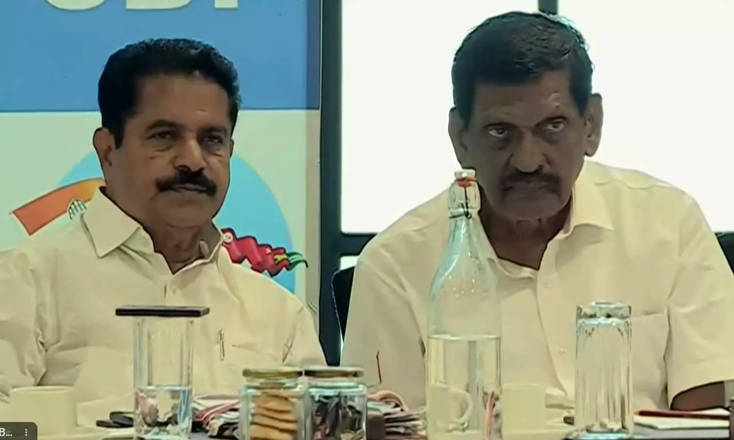 ഇടുക്കി സീറ്റിന് വേണ്ടി കോൺഗ്രസിൽ ഗ്രൂപ്പ് പോര് മുറുകുന്നു; അതൃപ്തി അറിയിച്ച് കേരള കോൺഗ്രസ് ഇടുക്കി സീറ്റിന് വേണ്ടി കോൺഗ്രസിൽ ഗ്രൂപ്പ് പോര് മുറുകുന്നു; അതൃപ്തി അറിയിച്ച് കേരള കോൺഗ്രസ്