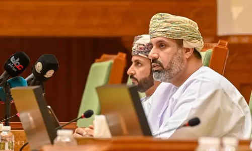 Oman to review minimum wage policy, says Labor Minister