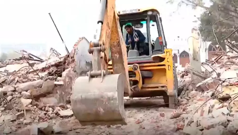 ഡൽഹി സയിദ് ഇലാഹി മസ്ജിദിന് സമീപത്തെ സംഘർഷം; കൂടുതൽ അറസ്റ്റിലേക്ക് പൊലീസ് ഡൽഹി സയിദ് ഇലാഹി മസ്ജിദിന് സമീപത്തെ സംഘർഷം; കൂടുതൽ അറസ്റ്റിലേക്ക് പൊലീസ്