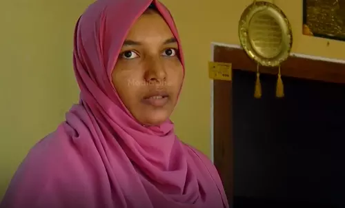 പ്രസവ ശസ്ത്രക്രിയക്കിടെ വയറ്റിൽ കത്രിക കുടുങ്ങിയ   സംഭവം; ഹർഷിന വീണ്ടും സമരത്തിലേക്ക്