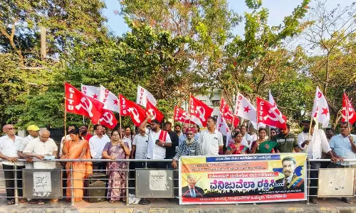 വെനസ്വേലക്കെതിരായ അമേരിക്കൻ അക്രമത്തിൽ മംഗളൂരുവിൽ പ്രതിഷേധം