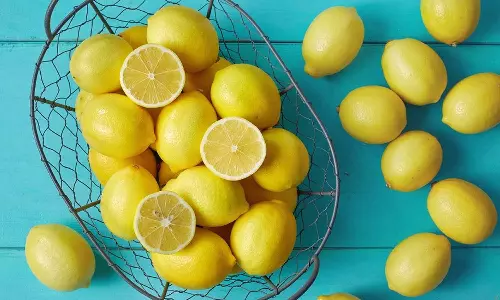 ചെറുനാരങ്ങ വേഗത്തിൽ ഉണങ്ങിപ്പോകുന്നുണ്ടോ?; ഇങ്ങനെ ചെയ്തു നോക്കൂ...