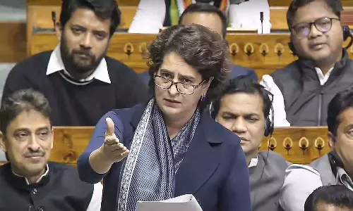 പ്രസവിച്ച യുവതിയുടെ വയറില് തുണി കഷ്ണം; നിഷ്പക്ഷമായ അന്വേഷണം ആവശ്യപ്പെട്ട് ആരോഗ്യമന്ത്രിക്ക് കത്തയച്ച് പ്രിയങ്ക ഗാന്ധി പ്രസവിച്ച യുവതിയുടെ വയറില് തുണി കഷ്ണം; നിഷ്പക്ഷമായ അന്വേഷണം ആവശ്യപ്പെട്ട് ആരോഗ്യമന്ത്രിക്ക് കത്തയച്ച് പ്രിയങ്ക ഗാന്ധി