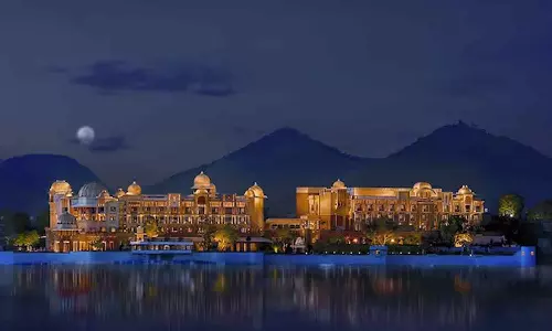 മാസ്റ്റർ കീ ഉപയോഗിച്ച് മുറി തുറന്നു; സ്വകാര്യത ലംഘിച്ച ഹോട്ടലിന് 10 ലക്ഷം പിഴയിട്ട് ഉപഭോക്തൃ കമ്മീഷൻ