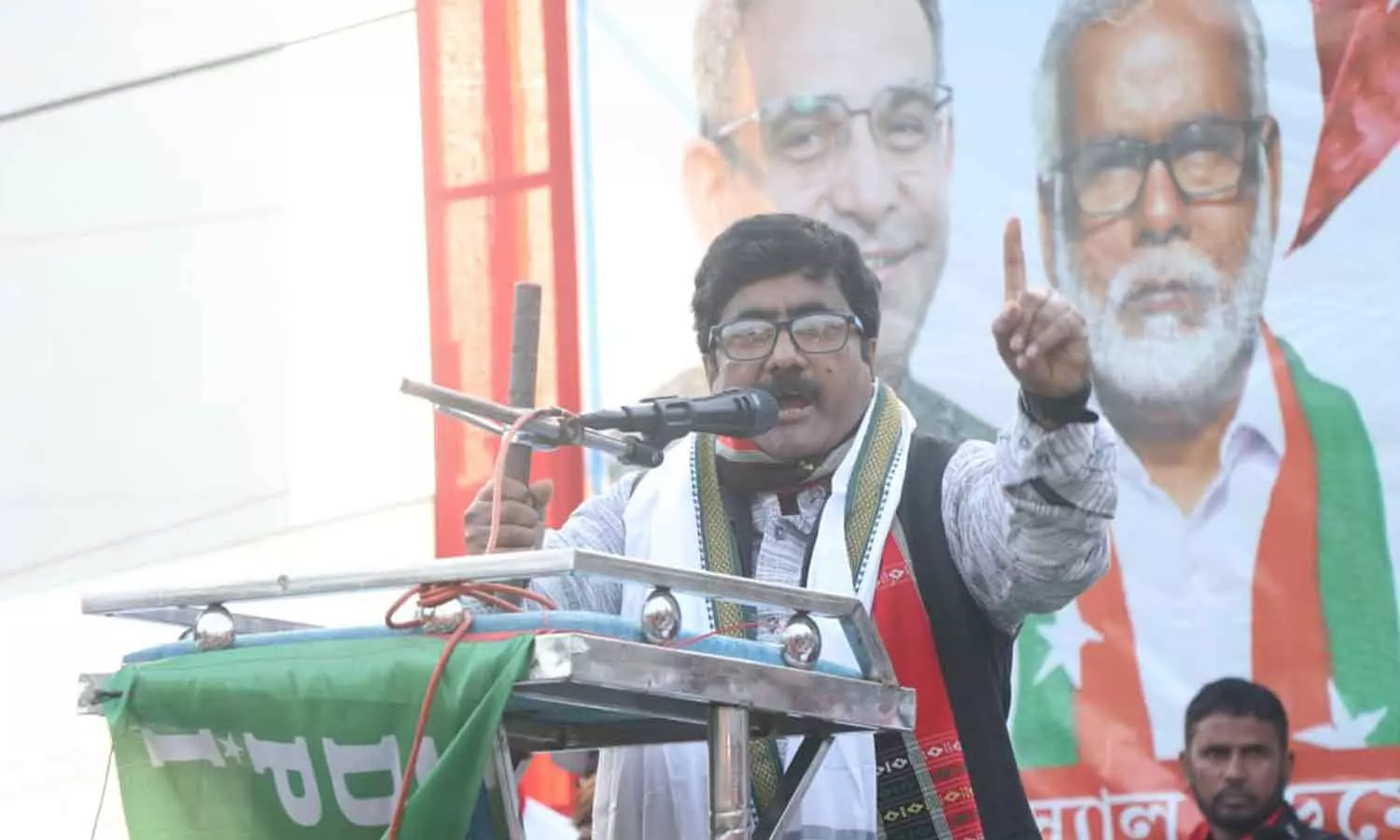 ബംഗാളിലെ എസ്ഡിപിഐ റാലിയിൽ മുര്ഷിദാബാദ് സിപിഎം ജില്ലാ സെക്രട്ടറിയും ബംഗാളിലെ എസ്ഡിപിഐ റാലിയിൽ മുര്ഷിദാബാദ് സിപിഎം ജില്ലാ സെക്രട്ടറിയും