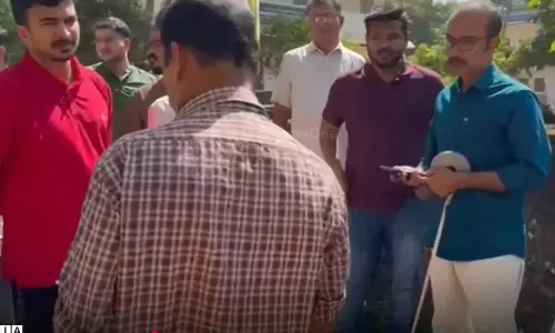 പ്രദേശവാസികളുമായി കൂടിയാലോചിക്കാതെ റോഡിന് സ്ഥലം നിശ്ചയിച്ചു; അപ്രോച്ച് റോഡിനായുള്ള സർവേ തടഞ്ഞ് നാട്ടുകാർ