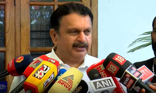 രാഹുലിനെതിരെ ബ്രഹ്മാസ്ത്രം തക്കസമയത്ത് പ്രയോഗിച്ചിട്ടുണ്ട്; സ്വർണം കട്ടവരെയും സ്ത്രീലമ്പടന്മാരേയും പ്രോത്സാഹിപ്പിക്കില്ല: കെ. മുരളീധരൻ