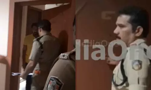 ഏത് കേസിലാ ?; രാഹുൽ മാങ്കൂട്ടത്തലിനെ കസ്റ്റഡിയിൽ എടുക്കുന്ന ദൃശ്യങ്ങൾ പുറത്ത്