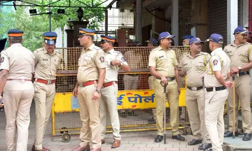 Bag Triggers Bomb Scare At Ministers Bungalow Mumbai