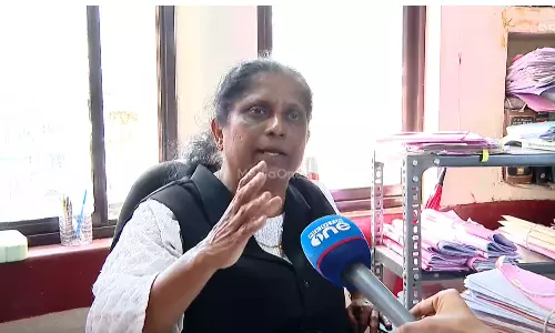 താൻ എത്ര ദിവസം വരണമെന്ന് പറയേണ്ട കാര്യമൊന്നും കോടതിക്കില്ല; വിചാരണ കോടതി വിമർശനം തള്ളി അതിജീവിതയുടെ അഭിഭാഷക