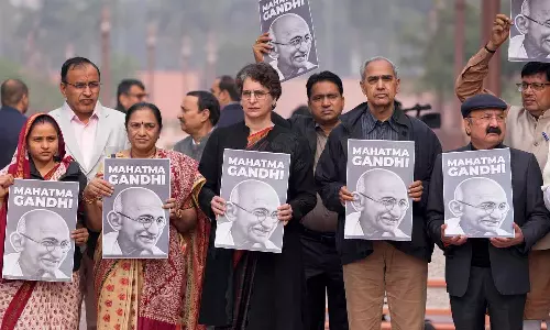 പ്രിയങ്കയുടെ ജന്മദിനത്തിൽ 100 ദിവസത്തെ കർമപരിപാടി; യുപിയിൽ പ്രതാപം തിരിച്ചുപിടിക്കാൻ നിർണായക നീക്കങ്ങളുമായി കോൺ​ഗ്രസ്