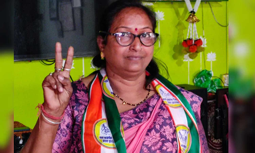 മഹാരാഷ്ട്ര മുനിസിപ്പൽ തെരഞ്ഞെടുപ്പ്; നാല് കുട്ടികളുടെ അമ്മ മത്സരിക്കുന്നതിനെതിരെ ബിജെപി, നിയമലംഘനമെന്ന് ആരോപണം