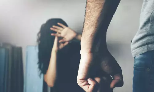 തിരുവനന്തപുരത്ത് ഭർത്താവ് ഭാര്യയെ മണ്ണെണ്ണ ഒഴിച്ച് കത്തിച്ചു