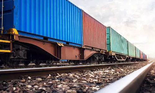 തിരുവനന്തപുരത്ത് റെയിൽവേ ടാങ്കറിൽ അഗ്നിബാധ; വൻ ദുരന്തം ഒഴിവായി