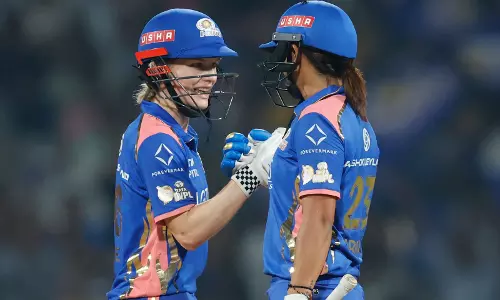 ഹർമൻ പവറിൽ മുംബൈ ഇന്ത്യൻസിന് ജയം; ഗുജറാത്തിനെ ഏഴ് വിക്കറ്റിന് തോൽപിച്ചു