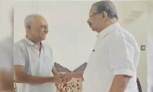 മുതിർന്ന സിപിഎം നേതാവ് സി.കെ.പി പത്മനാഭന് കോണ്ഗ്രസിലേക്ക്? വീട്ടിലെത്തി കോണ്ഗ്രസിലേക്ക് ക്ഷണിച്ച് കെ.സുധാകരന് മുതിർന്ന സിപിഎം നേതാവ് സി.കെ.പി പത്മനാഭന് കോണ്ഗ്രസിലേക്ക്? വീട്ടിലെത്തി കോണ്ഗ്രസിലേക്ക് ക്ഷണിച്ച് കെ.സുധാകരന്
