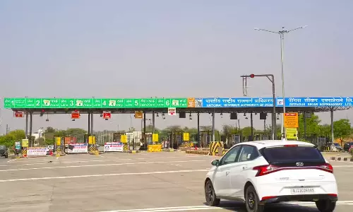 ടോള്‍ തുടരും; കുമ്പള ടോള്‍ പ്രതിഷേധവുമായി ബന്ധപ്പെട്ട് ജില്ലാ കലക്ടറുമായി നടത്തിയ ചര്‍ച്ച പരാജയം