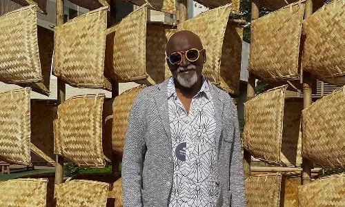 കൊച്ചി ബിനാലെ ഫൗണ്ടേഷനിൽ നിന്ന്   ബോസ് കൃഷ്ണമാചാരി രാജിവെച്ചു