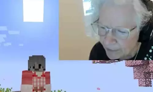 കൊച്ചുമകന്റെ കാൻസർ ചികിത്സയ്ക്കായി 81-ാം വയസ്സിൽ മൈൻക്രാഫ്റ്റ് കളിച്ച് മുത്തശ്ശി; തരംഗമായി ഗ്രാമ ക്രാക്കേഴ്‌സ്