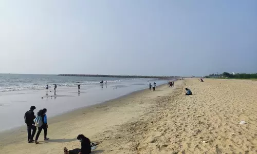 കോഴിക്കോട് ബീച്ചില്‍  കഞ്ചാവ് ഉണക്കാനിട്ട് കിടന്നുറങ്ങിയയാള്‍ പൊലീസ് പിടിയില്‍