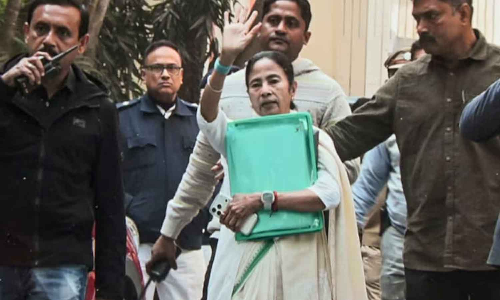 കേന്ദ്ര ഏജൻസികളുമായി നേരിട്ട് മുട്ടുന്ന മമത, ഇടപെട്ട് കോടതി; കലങ്ങിമറിയുന്ന ബംഗാൾ രാഷ്ട്രീയം