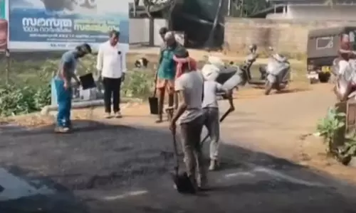 ഒടുവിൽ കോഴിക്കോട് പാലോളിമുക്ക് - വാകയാട് റോഡ് പണി പൂർത്തിയാക്കി കരാർ കമ്പനി