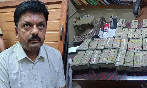 പാലക്കാട്ട് കാറിൽ കടത്തുകയായിരുന്ന 1.18 കോടി രൂപ പിടികൂടി