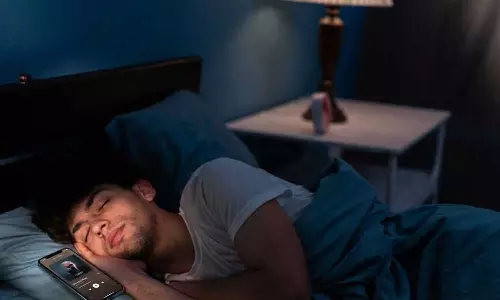 ലൈറ്റിട്ട്,പാട്ട് കേട്ടാണോ ഉറങ്ങാറ്?; കാത്തിരിക്കുന്നത് ഗുരുതരമായ ആരോഗ്യപ്രശ്നങ്ങള്‍, ഞെട്ടിപ്പിക്കുന്ന പഠന റിപ്പോര്‍ട്ട്