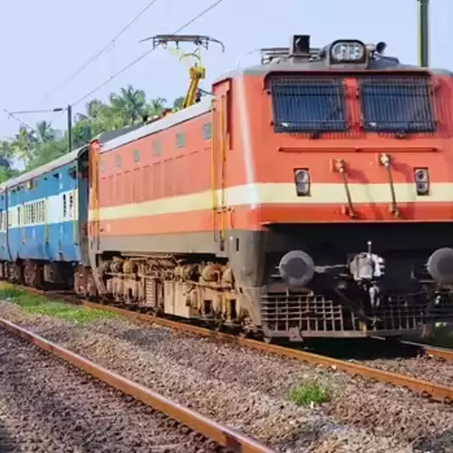 Thane Man Loses Leg After Robber Snatches Phone Pushes Him Off Moving Train