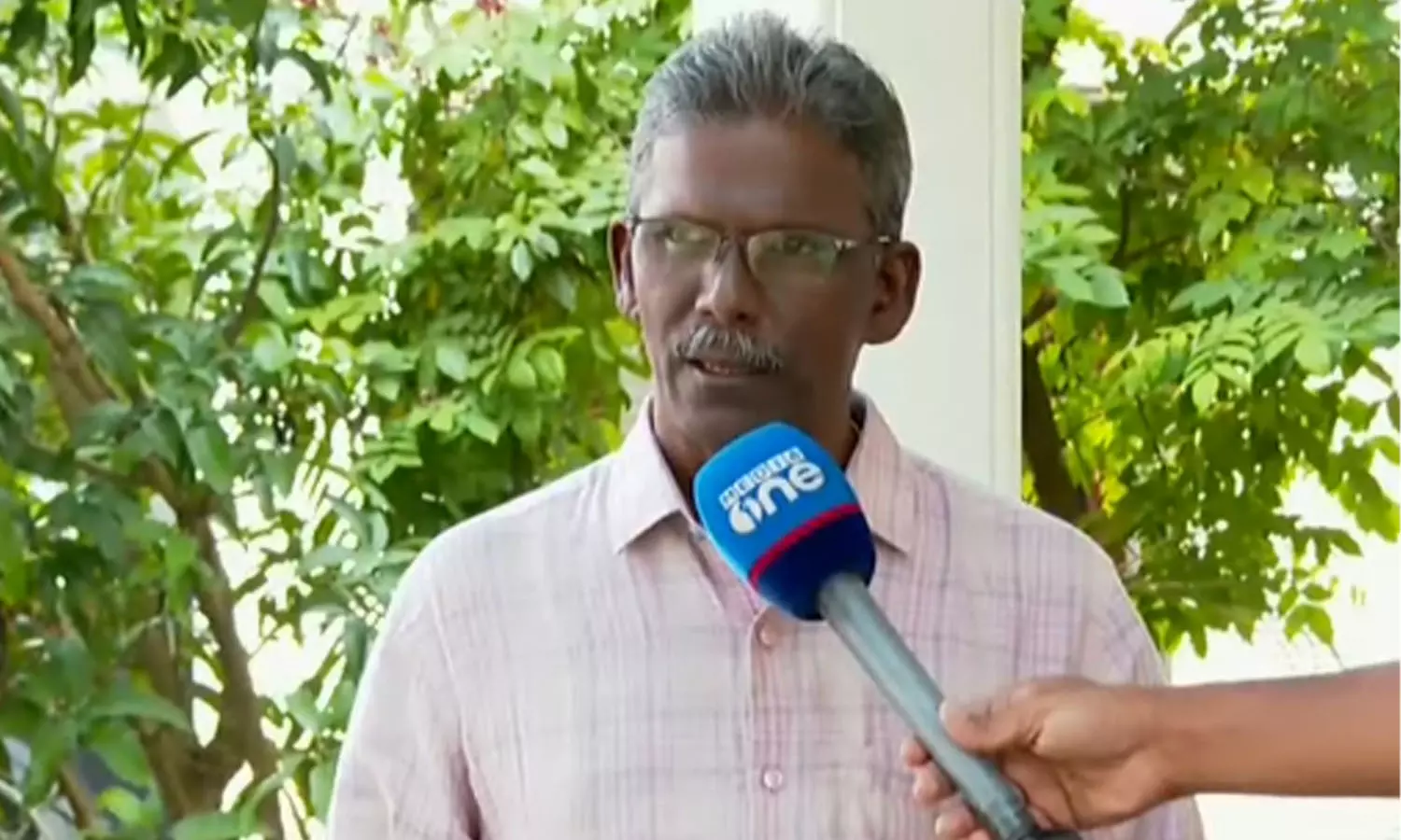 യുഡിഎഫ് സ്ഥാനാർഥിയാകുമെന്ന വാർത്ത തള്ളാതെ സണ്ണി എം കപിക്കാട് യുഡിഎഫ് സ്ഥാനാർഥിയാകുമെന്ന വാർത്ത തള്ളാതെ സണ്ണി എം കപിക്കാട്