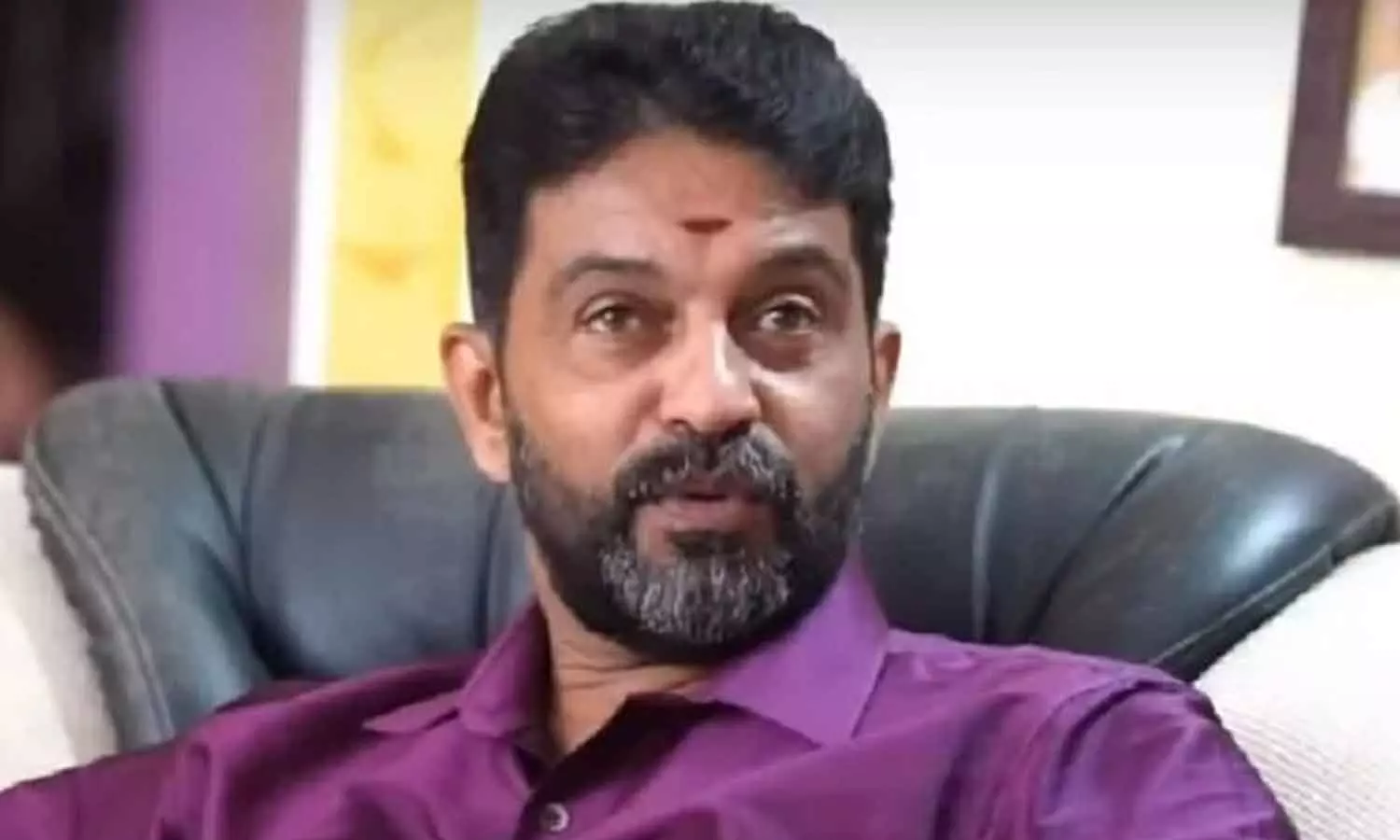 ഡോക്ടറെ മർദിച്ചെന്ന് പരാതി; നടൻ കൃഷ്ണപ്രസാദിനും സഹോദരനും ബിജെപി കൗൺസിലറുമായ കൃഷ്ണകുമാറിനും എതിരെ കേസ് ഡോക്ടറെ മർദിച്ചെന്ന് പരാതി; നടൻ കൃഷ്ണപ്രസാദിനും സഹോദരനും ബിജെപി കൗൺസിലറുമായ കൃഷ്ണകുമാറിനും എതിരെ കേസ്