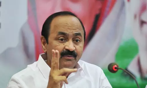 സഭ തല്ലിപ്പൊളിച്ച സിപിഎമ്മുകാർ ഞങ്ങളെ നിയമസഭയിലെ ജനാധിപത്യം പഠിപ്പിക്കേണ്ട: വി.ഡി സതീശൻ