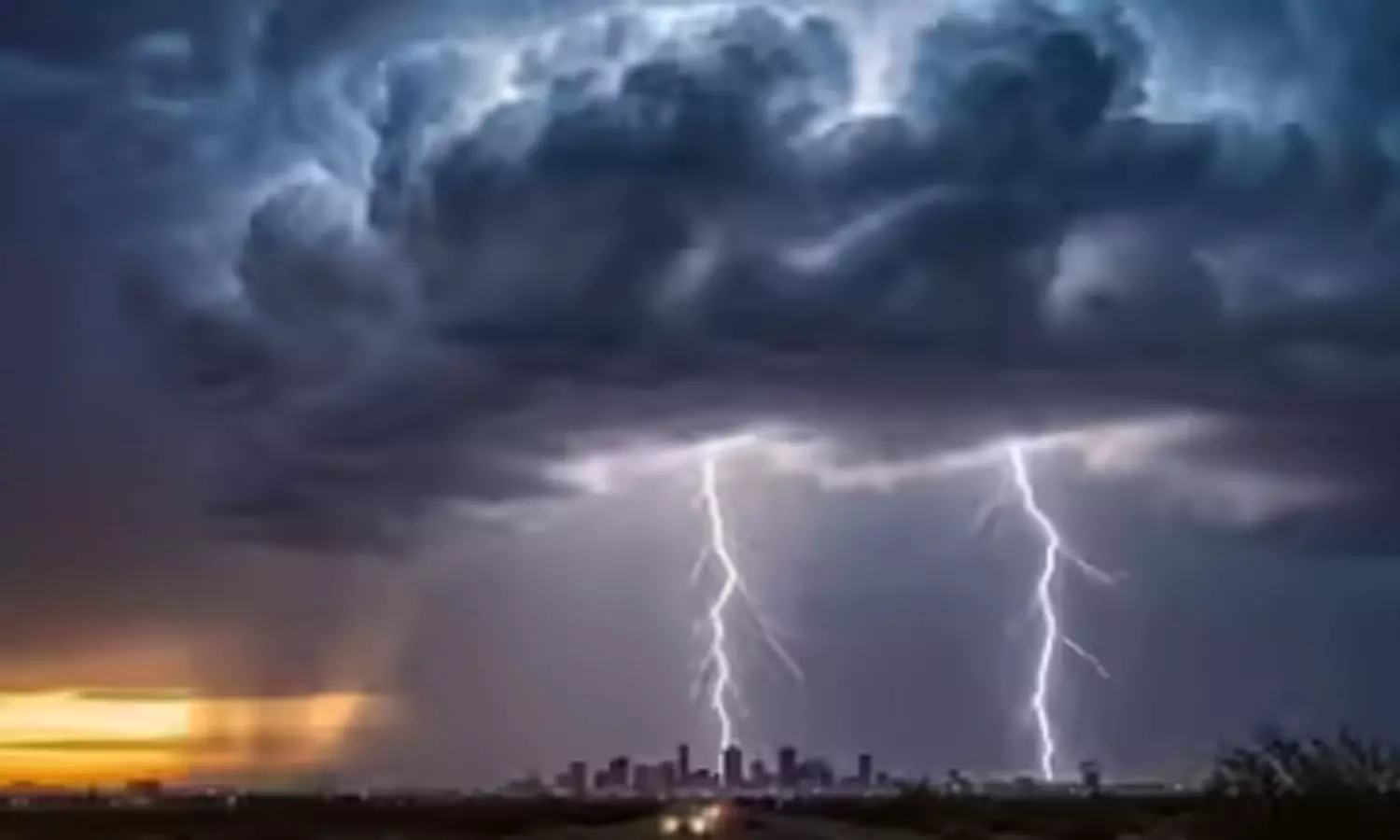 Rain with thunderstorms likely in various parts of Saudi Arabia today Rain with thunderstorms likely in various parts of Saudi Arabia today