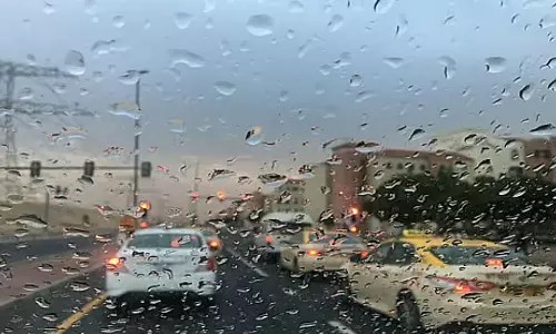 Rain likely in some parts of UAE; Temperatures to drop