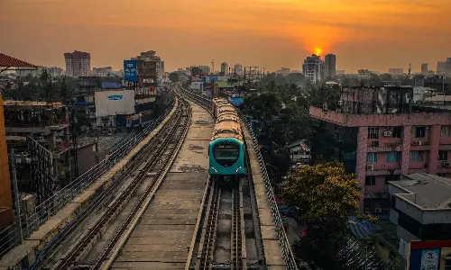മൊബൈൽ ക്യൂആർ ടിക്കറ്റുകൾക്ക് വമ്പൻ ഓഫറുമായി കൊച്ചി മെട്രോ
