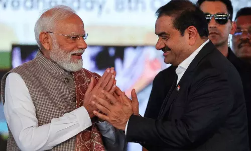 ഒരു രാജ്യം, ഒരു കോർപ്പറേറ്റ്: മോദി–അദാനി കൂട്ടുകെട്ടിന്റെ ഉള്ളറ ഒരു രാജ്യം, ഒരു കോർപ്പറേറ്റ്: മോദി–അദാനി കൂട്ടുകെട്ടിന്റെ ഉള്ളറ