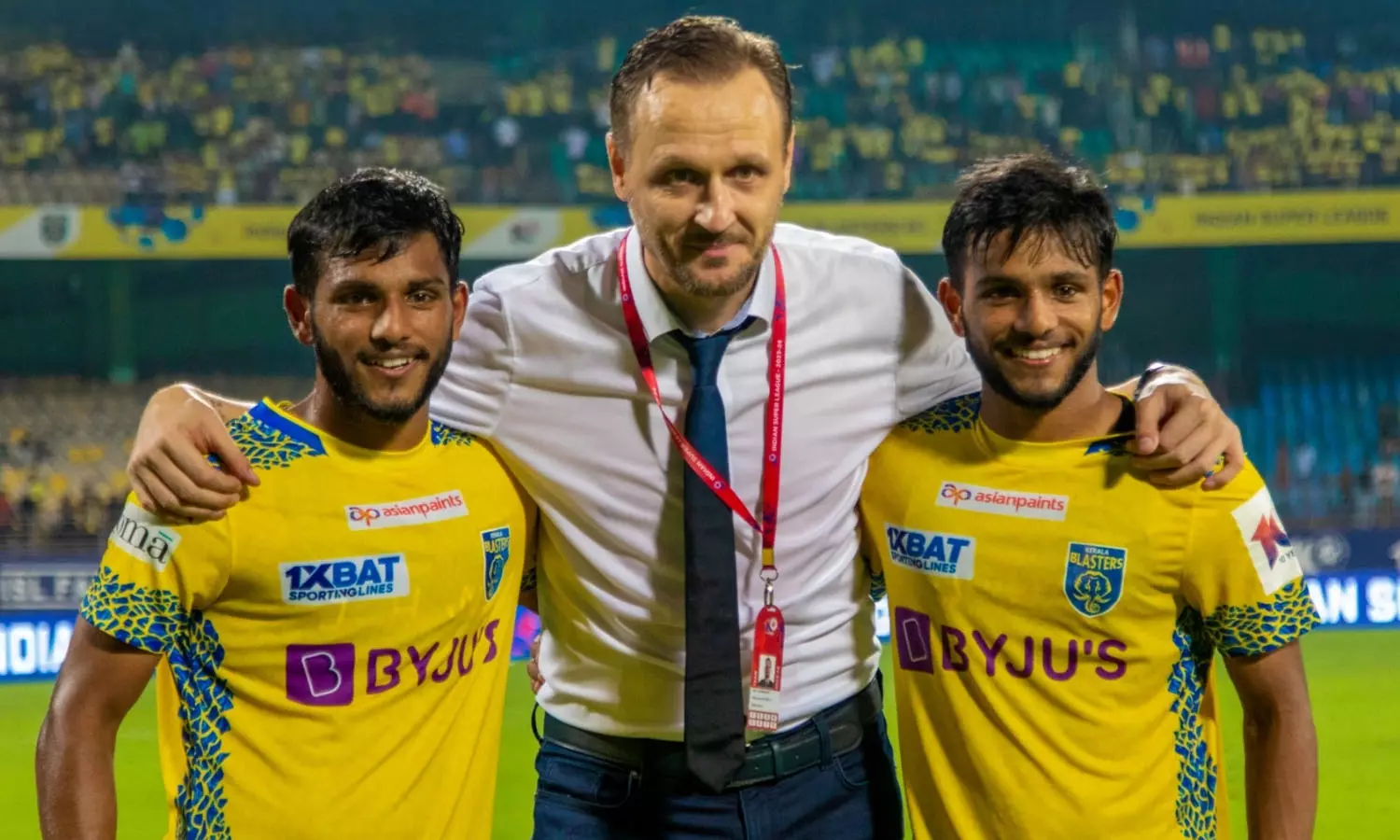 വിദേശ താരങ്ങൾക്ക് പിന്നാലെ സ്വദേശ താരങ്ങളും; ബ്ലാസ്റ്റേഴ്സ് ആരാധകരെ നിരാശരാക്കി അയ്മനും അസ്ഹറും ക്ലബ്ബ് വിട്ടു വിദേശ താരങ്ങൾക്ക് പിന്നാലെ സ്വദേശ താരങ്ങളും; ബ്ലാസ്റ്റേഴ്സ് ആരാധകരെ നിരാശരാക്കി അയ്മനും അസ്ഹറും ക്ലബ്ബ് വിട്ടു