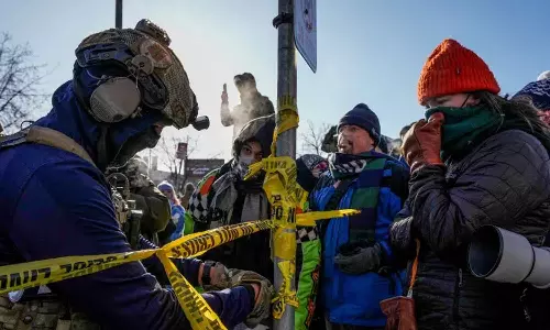 കുടിയേറ്റ പരിശോധനയ്ക്കിടെ യുഎസിൽ വീണ്ടും വെടിവെപ്പ്, ഒരാൾ കൊല്ലപ്പെട്ടു; വ്യാപക പ്രതിഷേധം