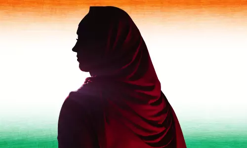 സുഹൃത്തിനെ നിർബന്ധിച്ച് ബുർഖ ധരിപ്പിച്ചുവെന്ന് ആരോപിച്ച് അഞ്ച് മുസ്‌ലിം പെൺകുട്ടികൾക്ക് എതിരെ കേസ്