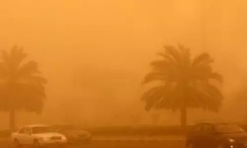 Strong dust storm in Qatar; People warned to be cautious