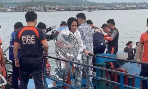At least 15 killed after boat sinks in Philippines