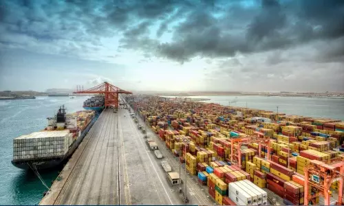 Oman Customs intercepted over 1,000 contraband items last year