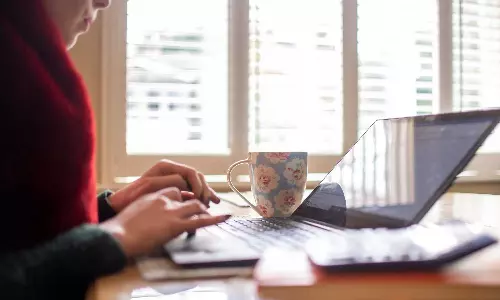 വര്‍ക്ക് ഫ്രം ഹോമില്‍ ചിലവേറെ, അവസാനിപ്പിക്കണോ? ജീവനക്കാരിലേക്ക് സർവേയുമായി ഇൻഫോസിസ്