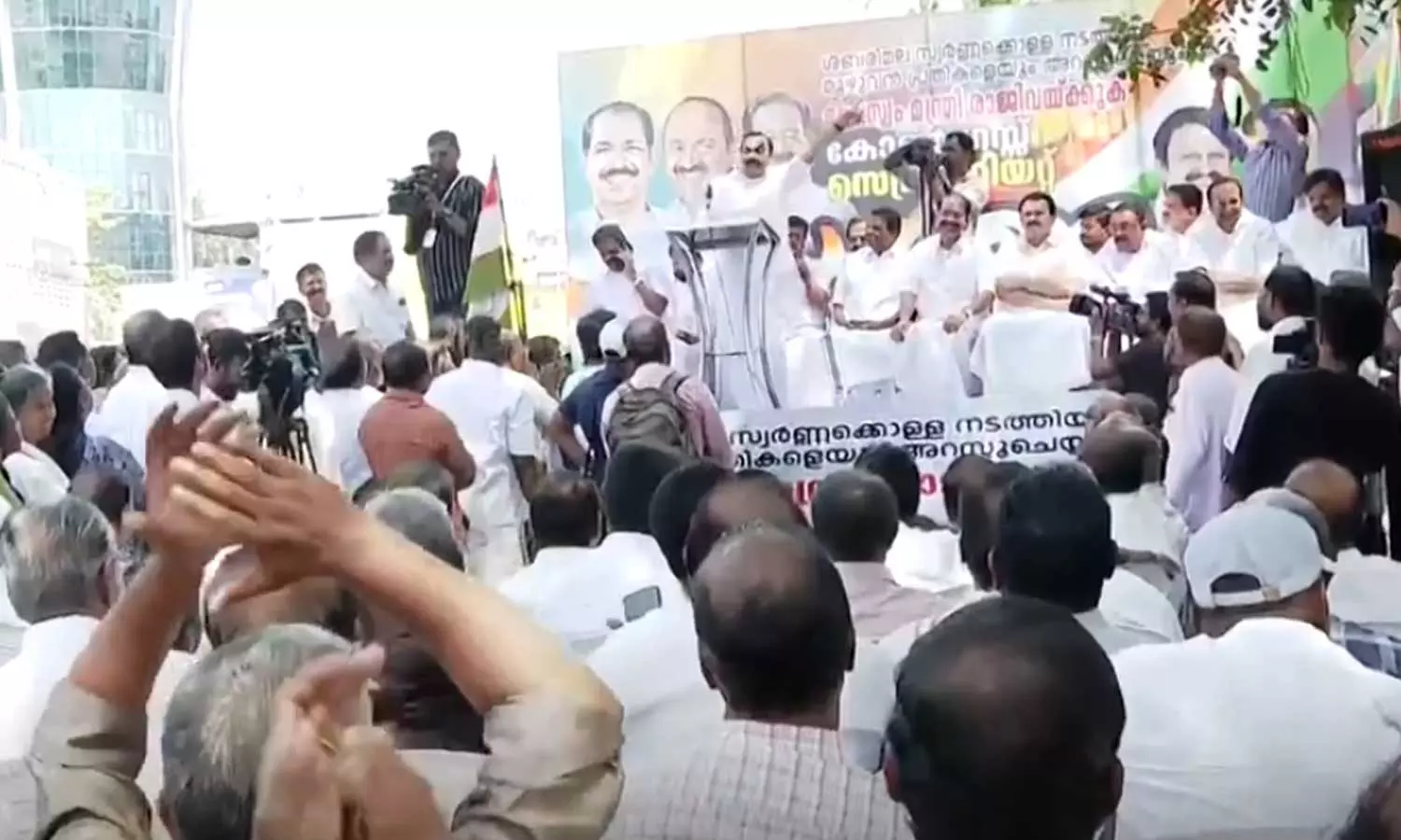 ഇവനൊക്കെ വിദ്യാഭ്യാസ മന്ത്രിയായിരിക്കുമ്പോൾ സ്കൂളിൽ പഠിക്കേണ്ട ഗതികേട് നമ്മുടെ കുട്ടികൾക്ക് ഉണ്ടായല്ലോ: ശിവൻകുട്ടിക്കെതിരെ വി.ഡി സതീശൻ ഇവനൊക്കെ വിദ്യാഭ്യാസ മന്ത്രിയായിരിക്കുമ്പോൾ സ്കൂളിൽ പഠിക്കേണ്ട ഗതികേട് നമ്മുടെ കുട്ടികൾക്ക് ഉണ്ടായല്ലോ: ശിവൻകുട്ടിക്കെതിരെ വി.ഡി സതീശൻ