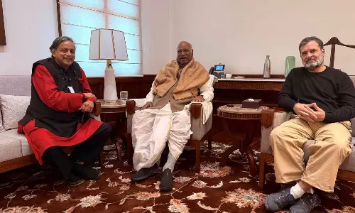 ഞാനും പാർട്ടിയും ഒരേ ദിശയിൽ; പ്രശ്‌നങ്ങൾ പരിഹരിച്ചുവെന്ന് ശശി തരൂർ