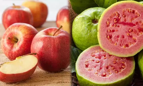 ആപ്പിളോ പേരക്കയോ...? ; ഏതാണ് ആരോഗ്യത്തിന് നല്ലത്?