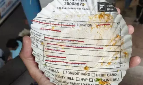 ഭക്ഷണം വാങ്ങിയ പ്ലേറ്റിന് പുറകിൽ ബാങ്ക് അക്കൗണ്ട് വിവരങ്ങൾ; ഞെട്ടിത്തരിച്ച് ഉപയോക്താവ്, വൈറലായി പോസ്റ്റ്