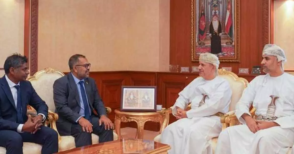 മസ്കത്തിൽ ഒമാൻ-മാലിദ്വീപ് ധനകാര്യ മന്ത്രിമാർ കൂടിക്കാഴ്ച നടത്തി മസ്കത്തിൽ ഒമാൻ-മാലിദ്വീപ് ധനകാര്യ മന്ത്രിമാർ കൂടിക്കാഴ്ച നടത്തി